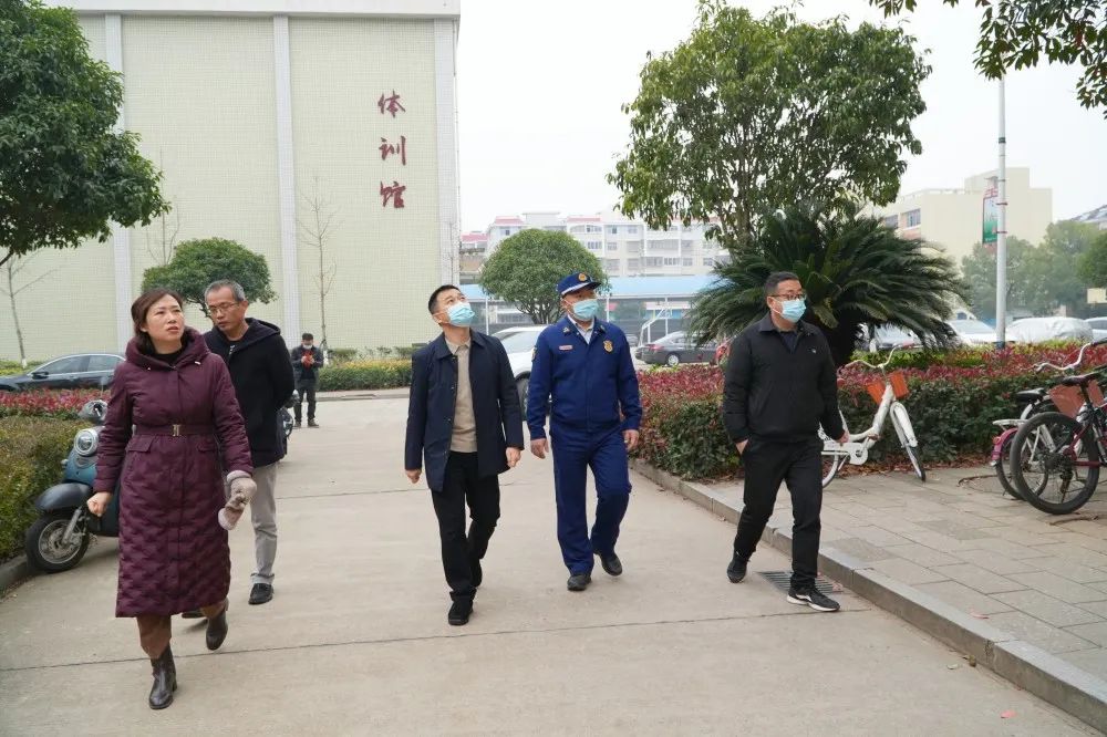 郑涵文带队检查督导冬季校园安全工作