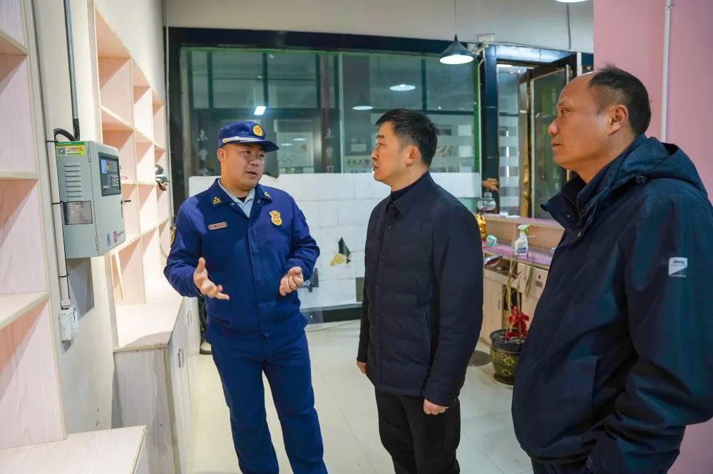 郑涵文督导检查校外培训机构消防安全工作
