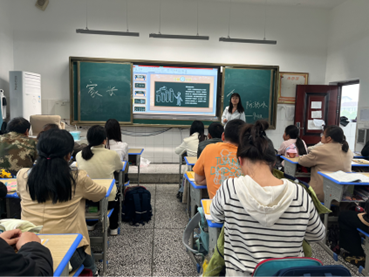 祝丰完小召开“真诚沟通、共育未来”主题家长会