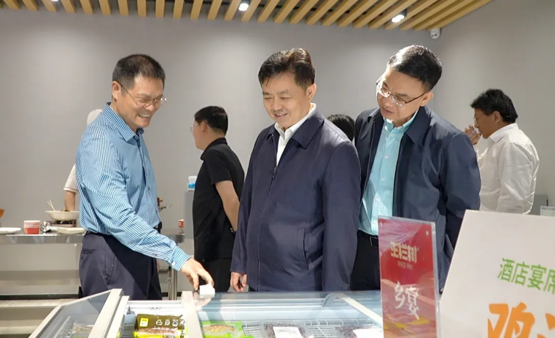 刘国龙来我区调研农产品精深加工企业发展情况