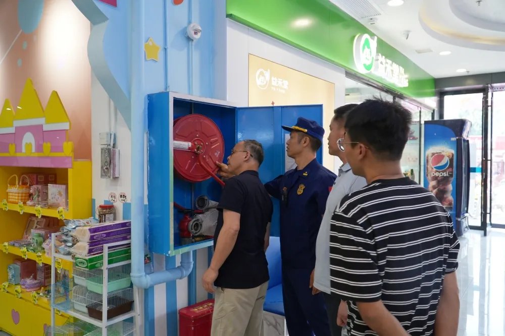 区消防救援大队深入企业开展消防安全检查