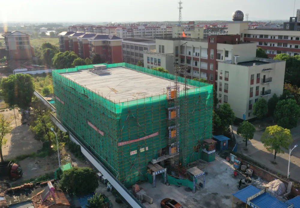 【为群众办实事】西洞庭一中学生宿舍建设紧张进行 10月将全面竣工