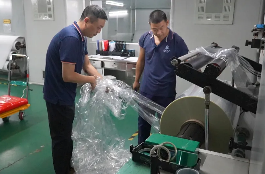 泰利恒友科技开发有限公司涂布岗位上的楷模——雷勇的奋斗与奉献