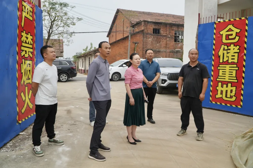 叶春华带队督导秸秆禁烧与综合利用工作