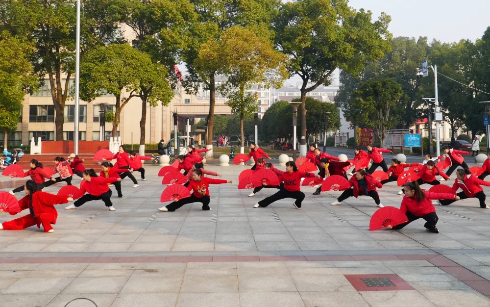 老年大學(xué)舉行2024年下學(xué)期教學(xué)活動班級結(jié)業(yè)及迎元旦聯(lián)歡會