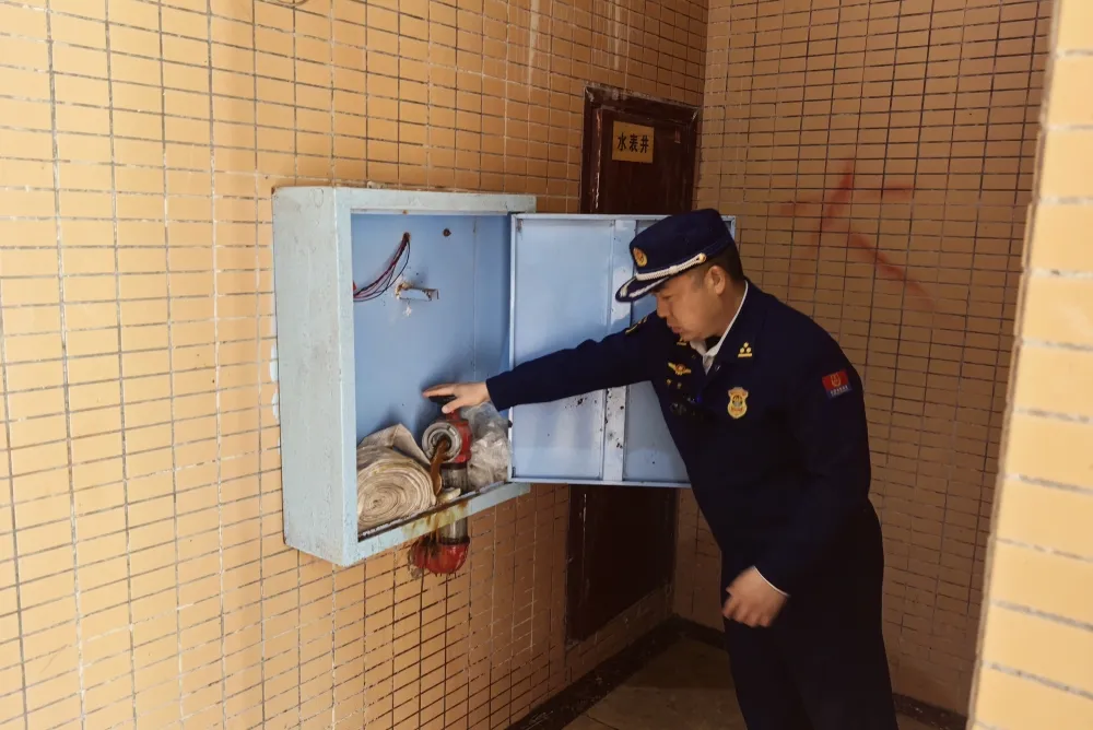 聚焦“小场所” 守护“大安全”丨区消防救援大队持续开展“九小场所”消防安全排查整治行动