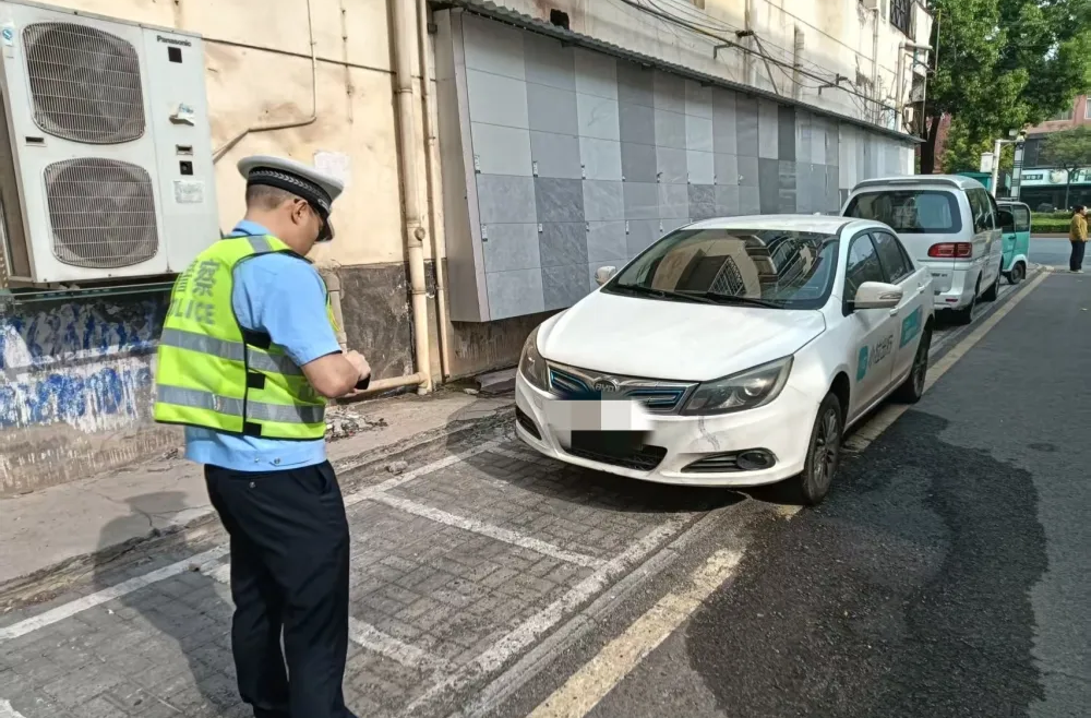 西洞庭公安分局交警大队常态化开展交通安全专项整治行动
