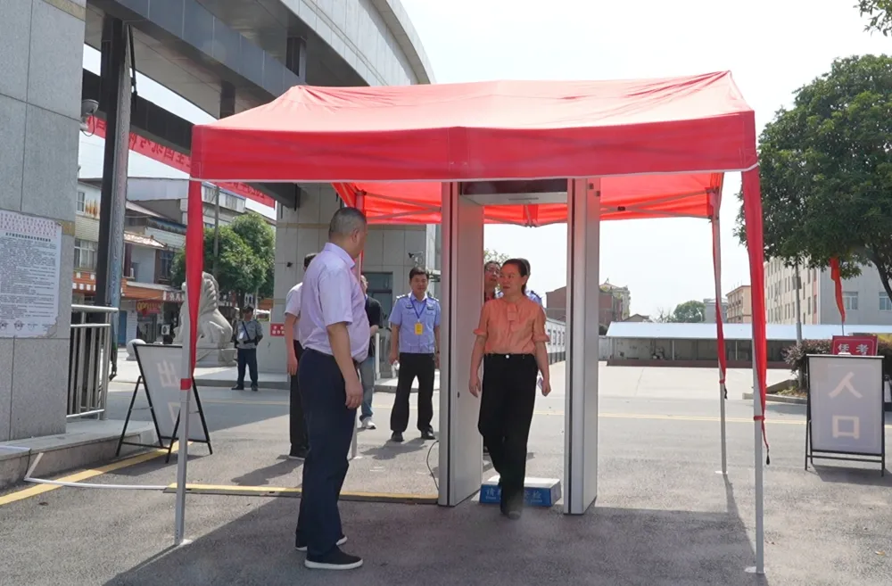 叶春华督导检查西洞庭一中高考考点准备工作